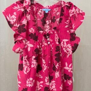 Flutter sleeve blouse.